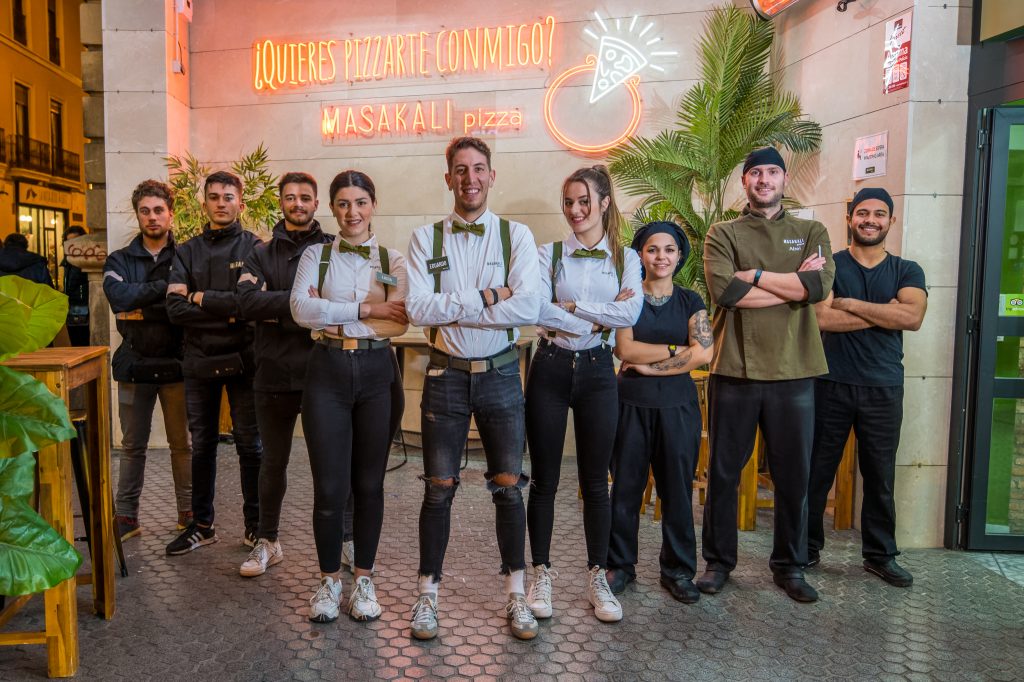 Equipo de Masakali Pizza en cocina